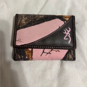Browning camo woman’s wallet